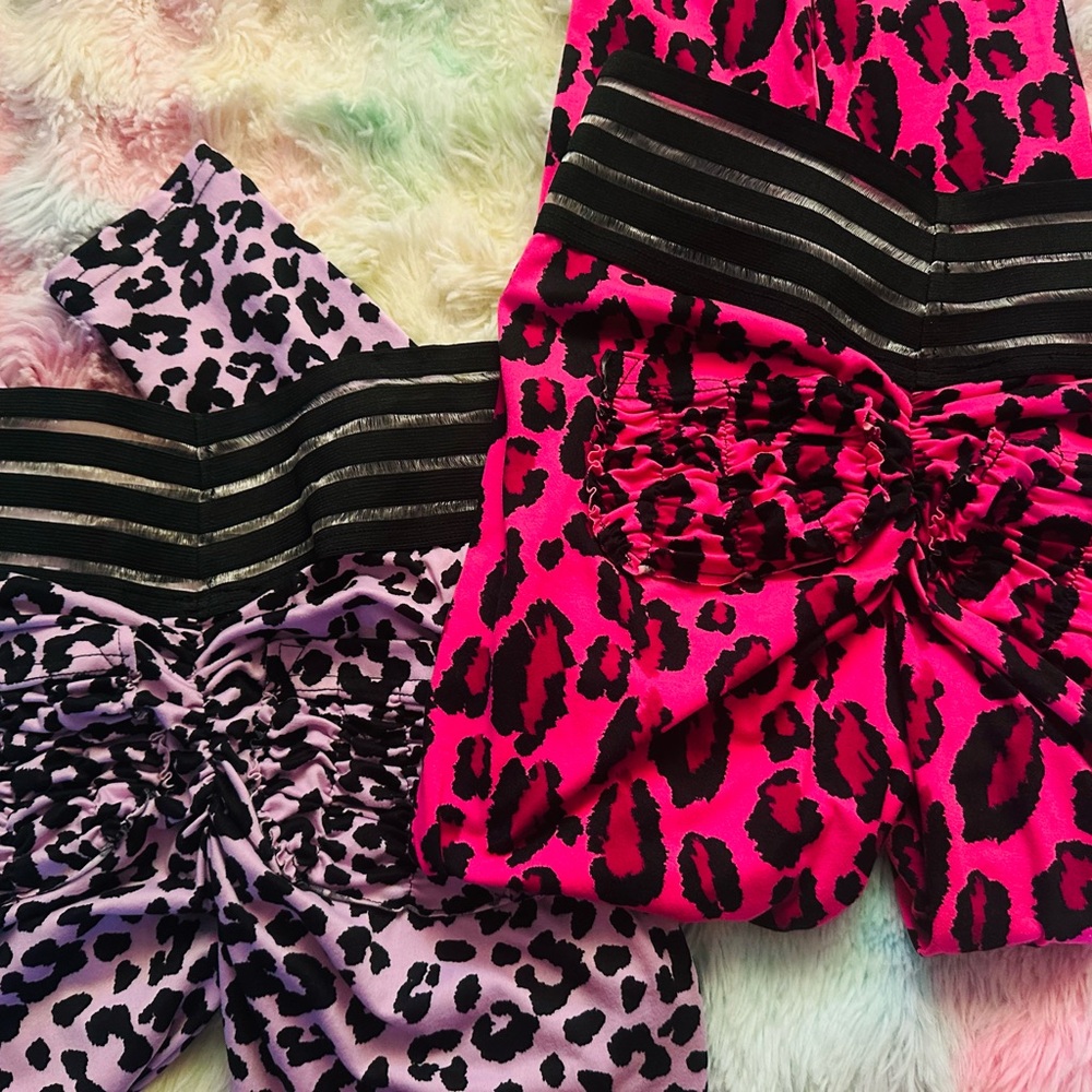 Cute Booty Leopard Leggings - Pink and Purple